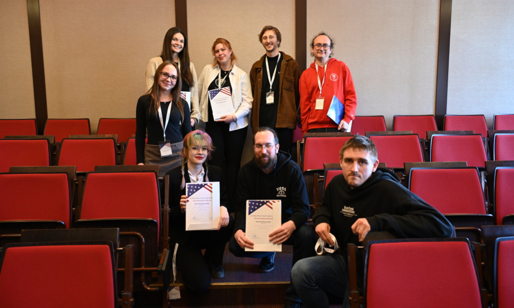II miejsce studentów filologii angielskiej w międzyuczelnianym „Wielkim Teście Wiedzy o Stanach Zjednoczonych”