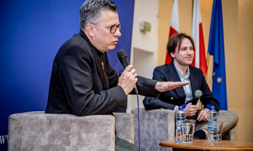 „Prawa Człowieka w szkole” – konferencja w PANS w Nysie we współpracy z SP1 w Nysie i pod patronatem Międzynarodowej Kapituły orderu Uśmiechu
