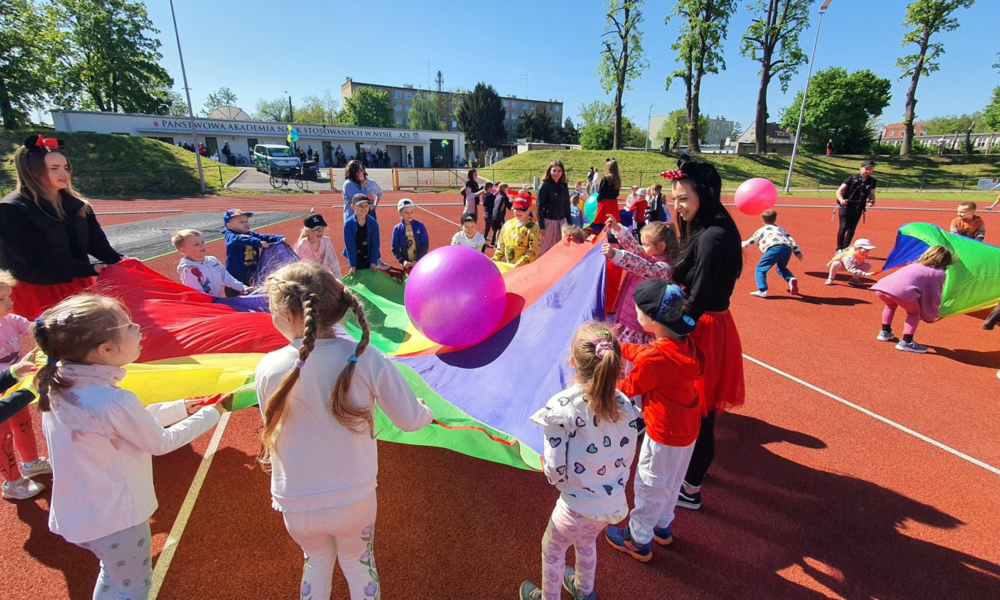 Nyski Festiwal Nauki i Sportu na nowoczesnym stadionie PANS w Nysie