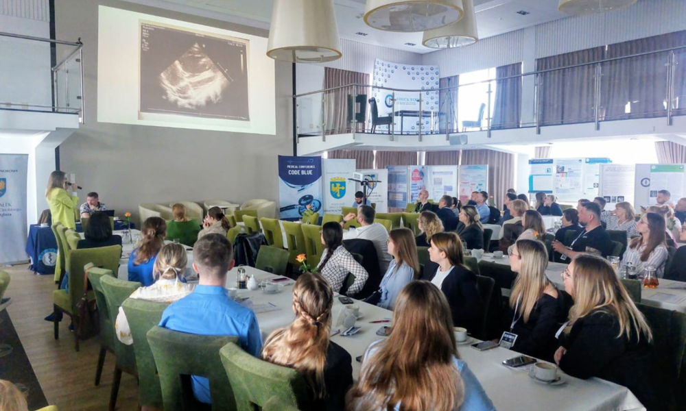 Udział studentek kierunku Pielęgniarstwo w konferencji CODE BLUE 2025