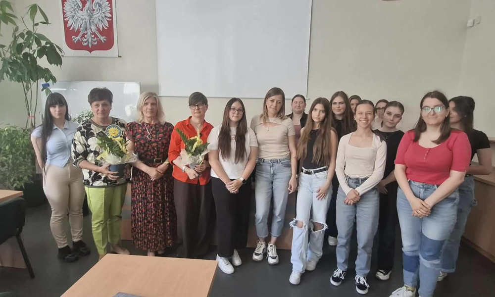 Zakończenie praktyk ogólnopedagogicznych dla studentek drugiego roku (studiów stacjonarnych) w Przedszkolu Nr 6 i Szkole Podstawowej Nr 1 im. Kawalerów Uśmiechu w Nysie