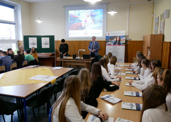 „Baterie doładowują naszą codzienność” – projekt edukacyjny z udziałem nyskiej Akademii