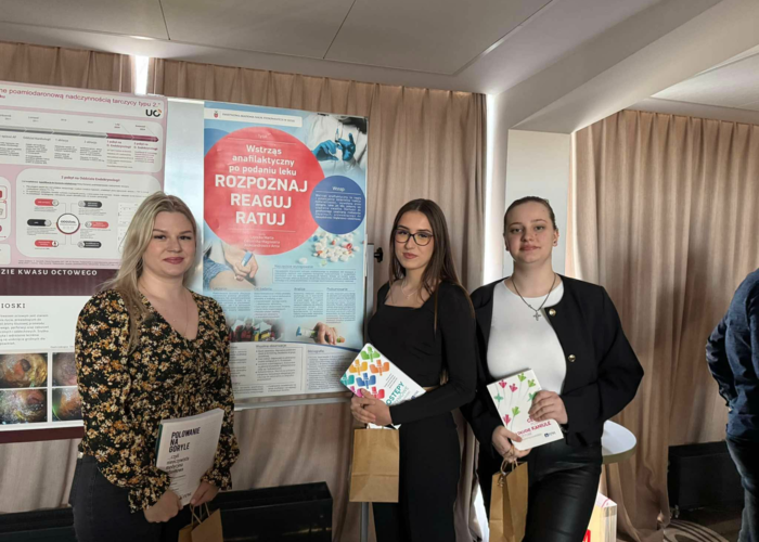 Nagroda Publiczności dla  posteru studentek kierunku Pielęgniarstwo w konferencji CODE BLUE 2025