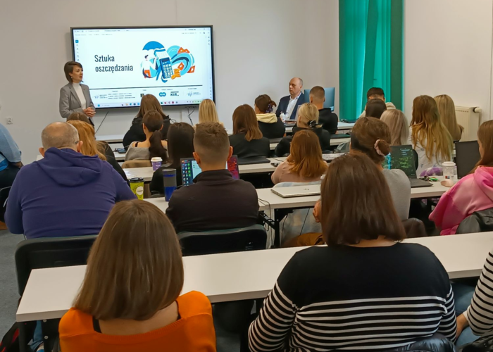Oferta praktyk i pracy w firmie Bustan — współpraca z PANS