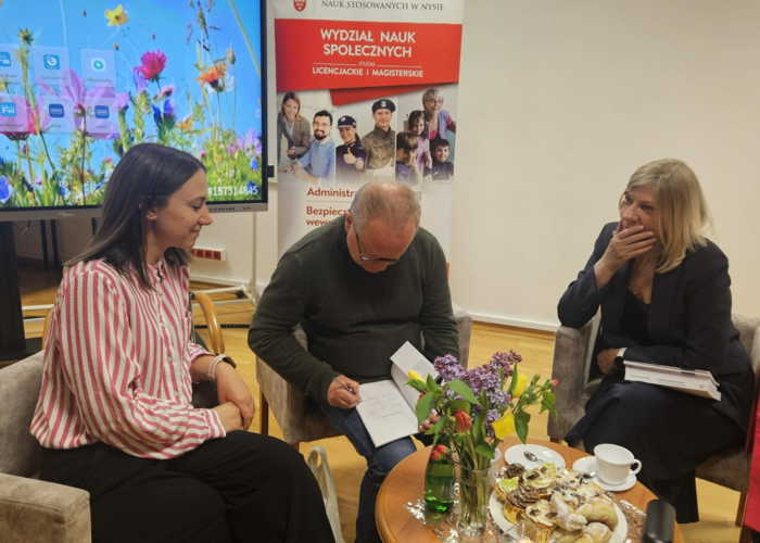 Spotkanie  literackie  studentek pedagogiki  z Karolem Maliszewskim - polskim poetą, prozaikiem, krytykiem literackim, literaturoznawcą