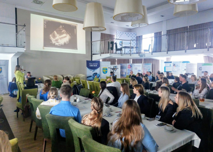 Udział studentek kierunku Pielęgniarstwo w konferencji CODE BLUE 2026