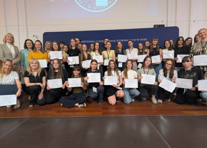 Przyszli nauczyciele w akcji – międzynarodowy projekt BIP Erasmus+ w PANS w Nysie z wizytą w szkole, przedszkolu i świetlicy socjalnej